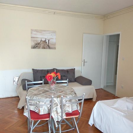 Family Apartments K&M Паг Екстериор снимка