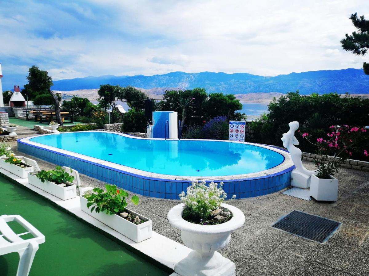 Family Apartments K&M Паг Екстериор снимка