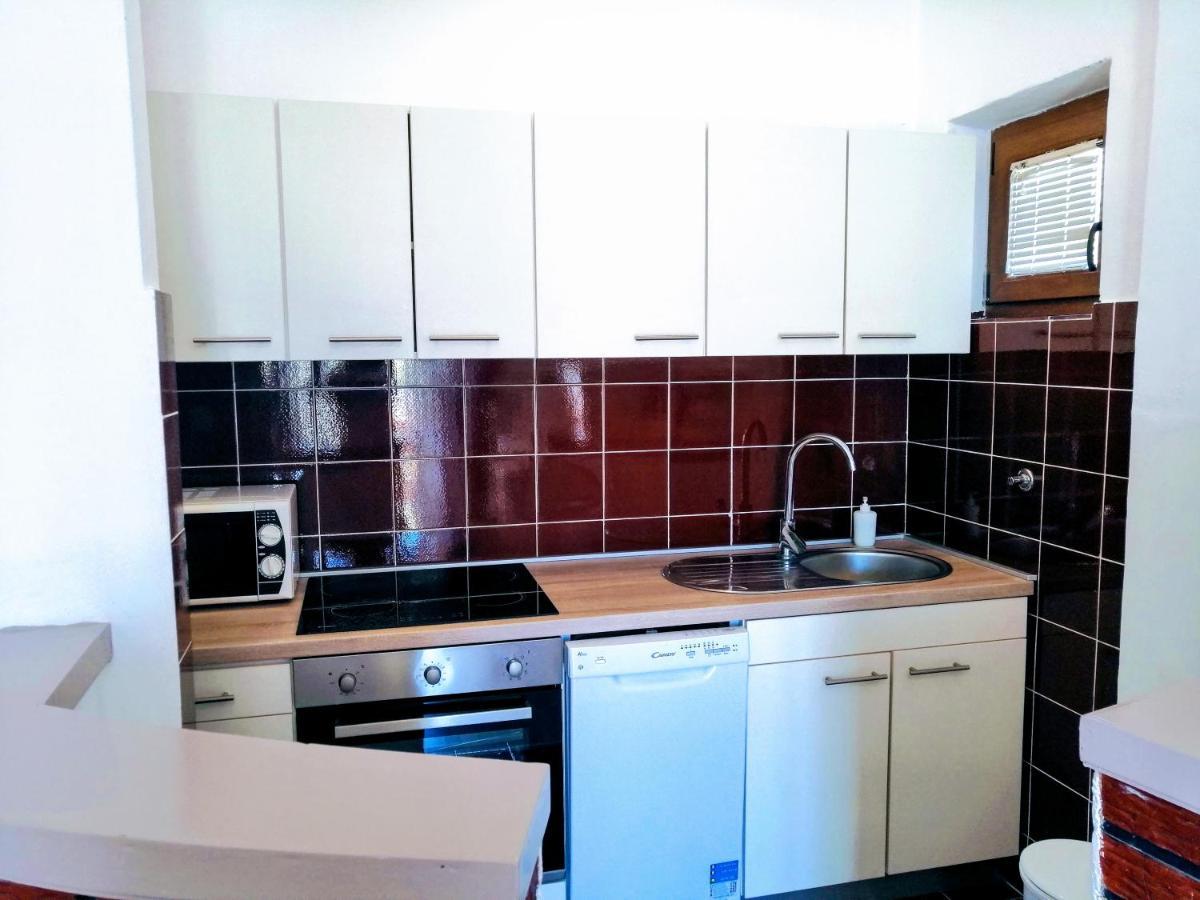 Family Apartments K&M Паг Екстериор снимка