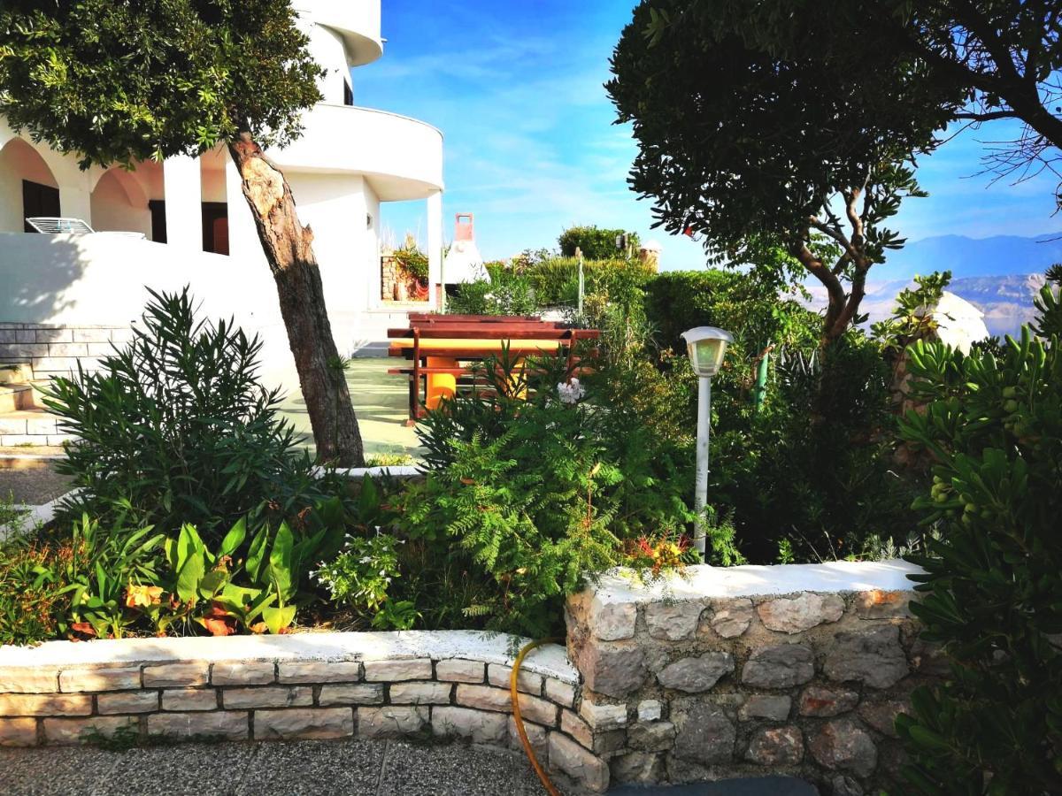Family Apartments K&M Паг Екстериор снимка
