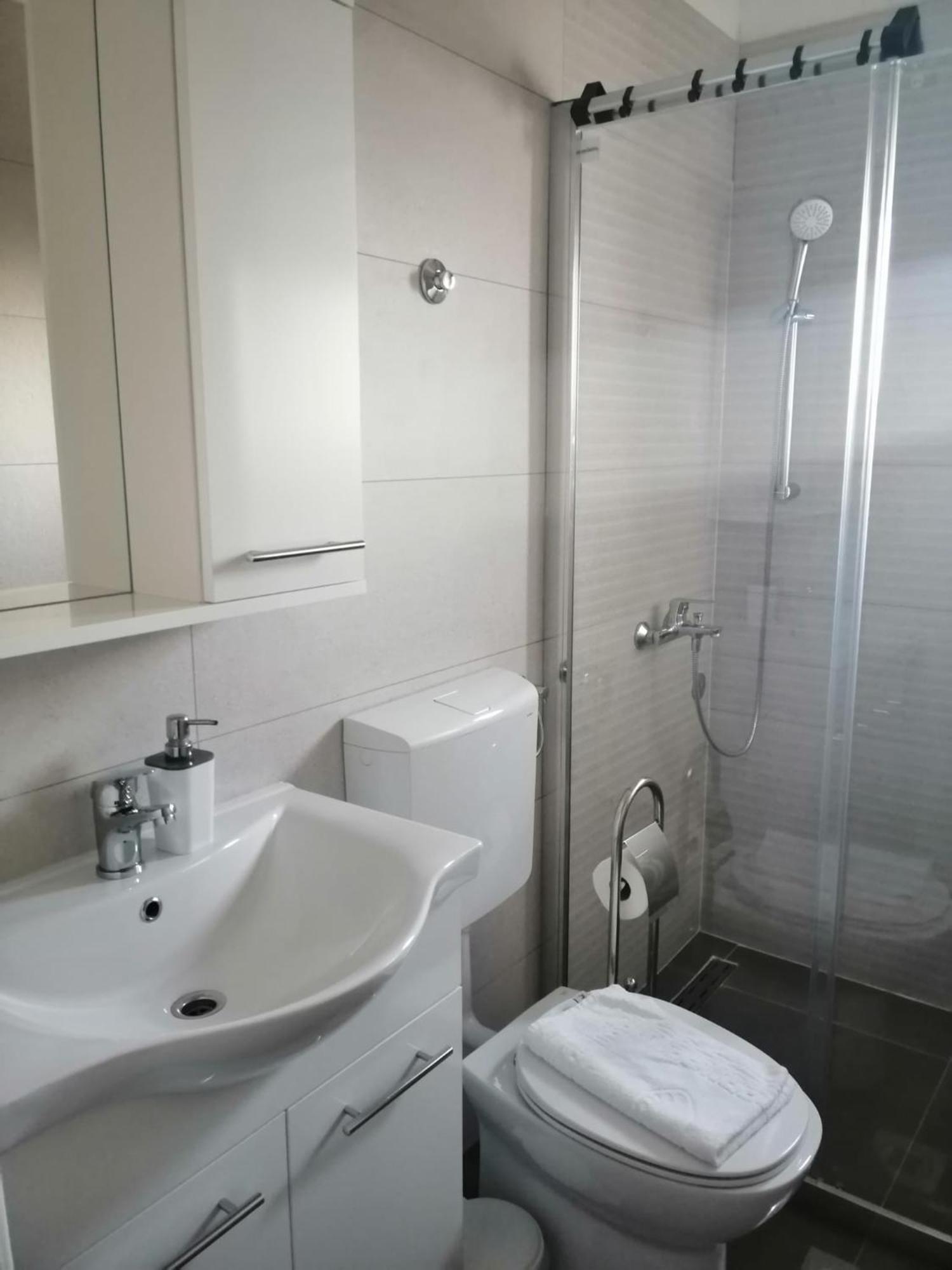 Family Apartments K&M Паг Екстериор снимка